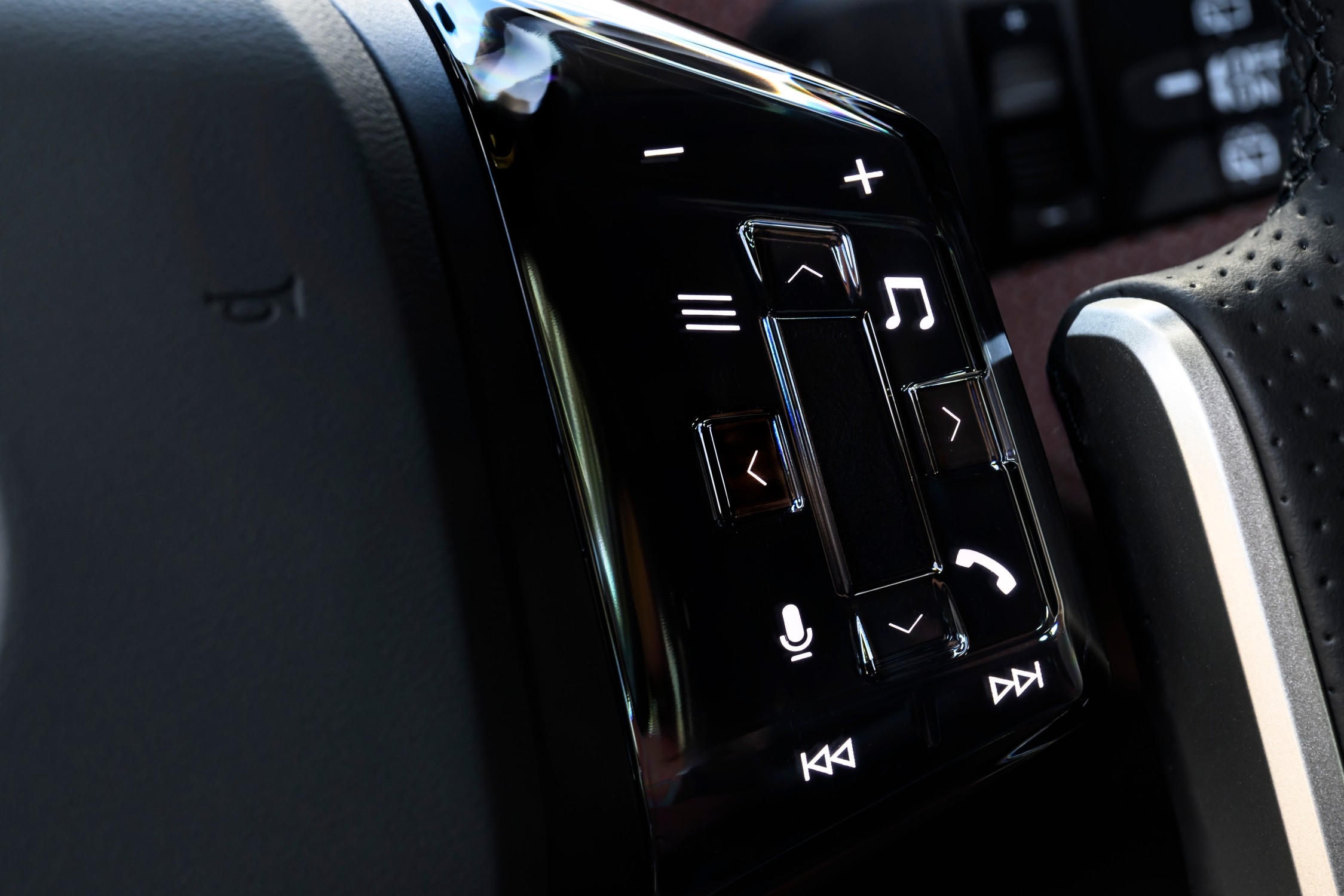Le volant multifonction du iX3.