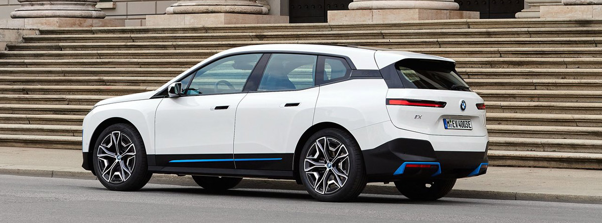 BMW iX BMW iX 2022 white