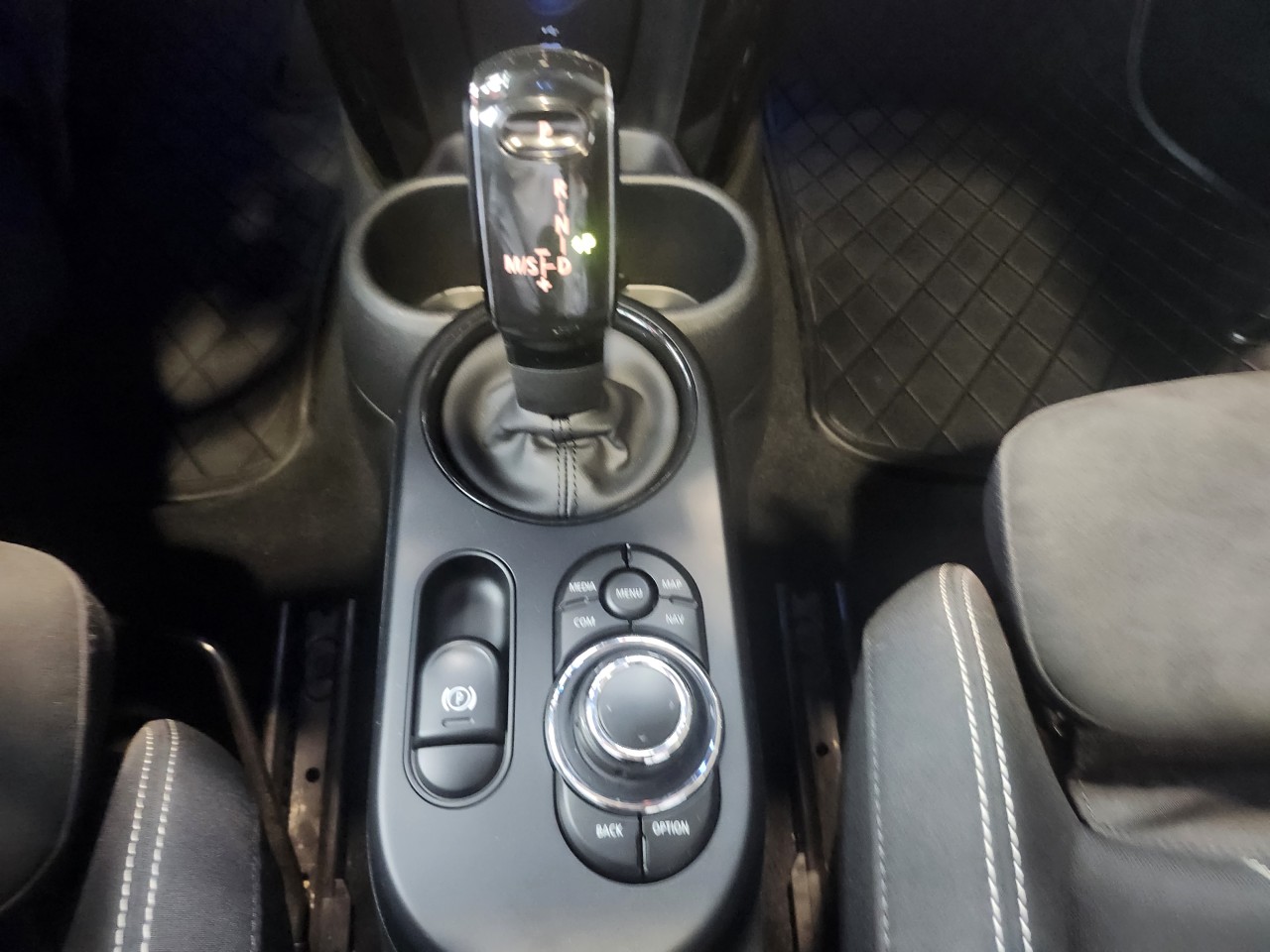 2024 Mini Cooper - Image 20