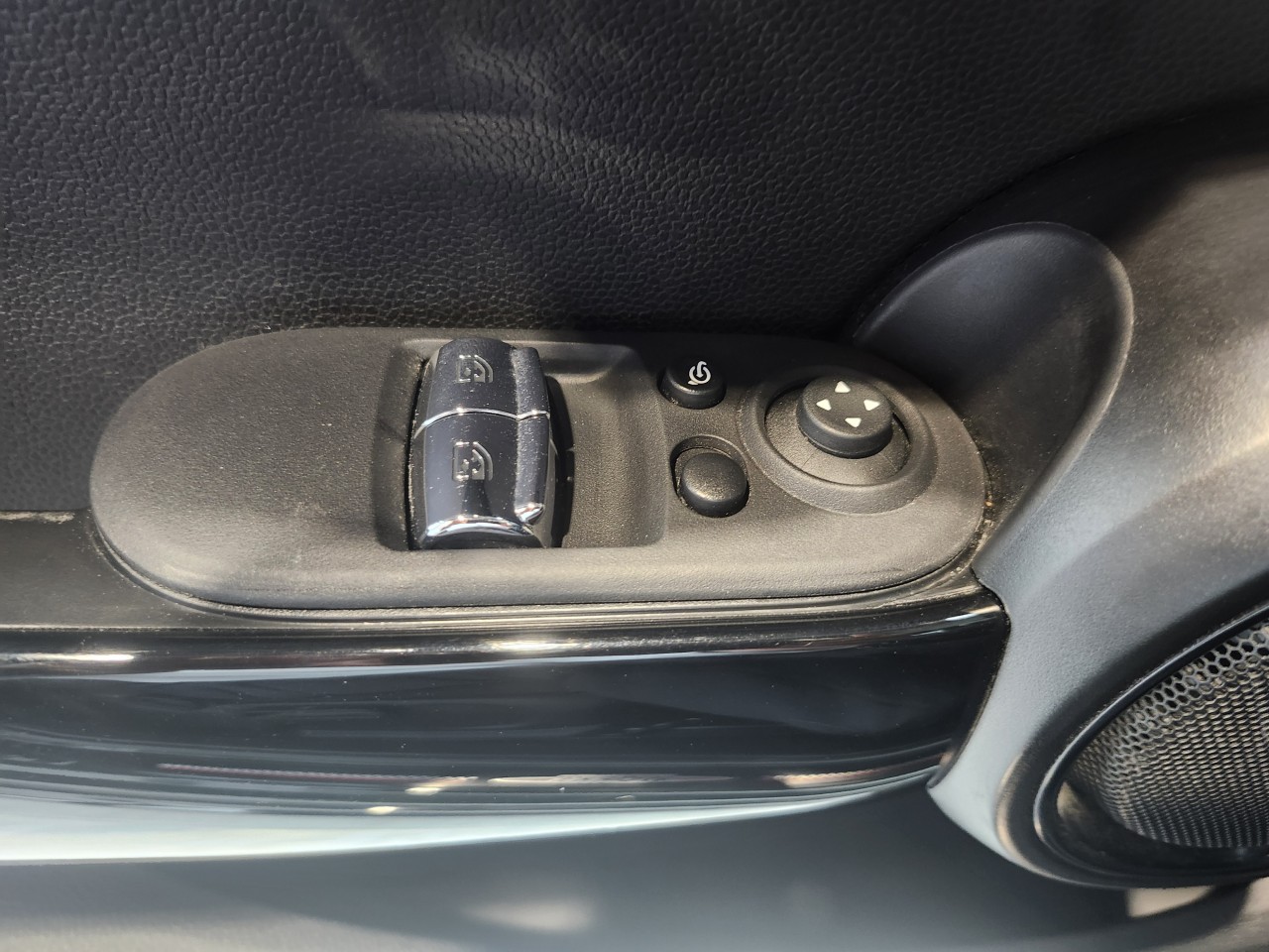 2024 Mini Cooper - Image 22