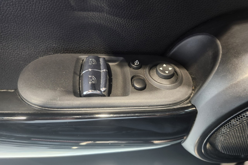 2024 Mini Cooper - Image 22