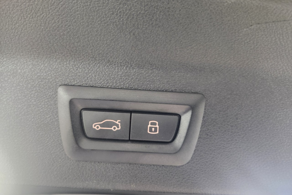 2023 BMW X3 - Image 8