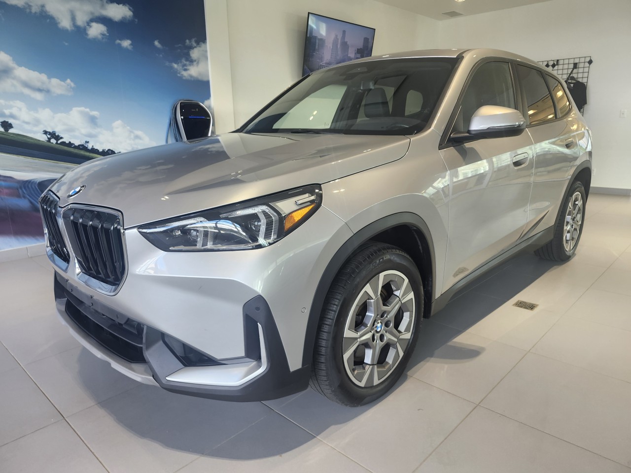 2024 BMW X1 - Image 1