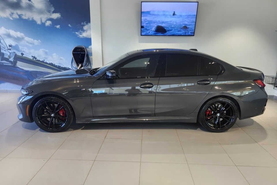 2024 BMW 3 Series - Image 2