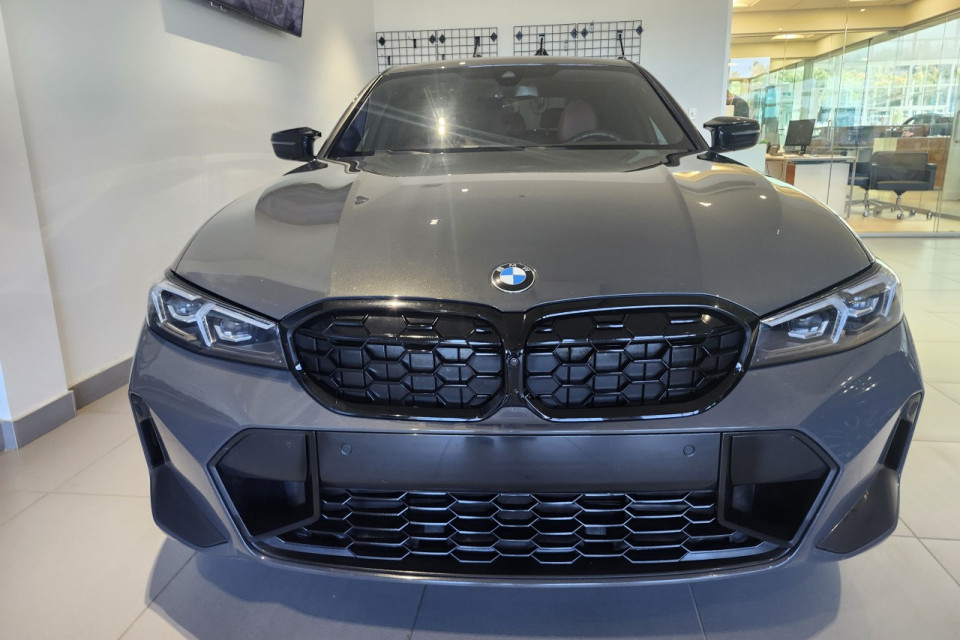 2024 BMW 3 Series - Image 10