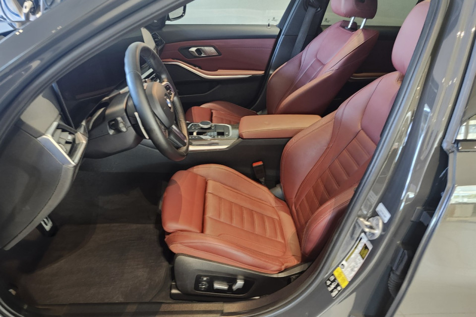 2024 BMW 3 Series - Image 12