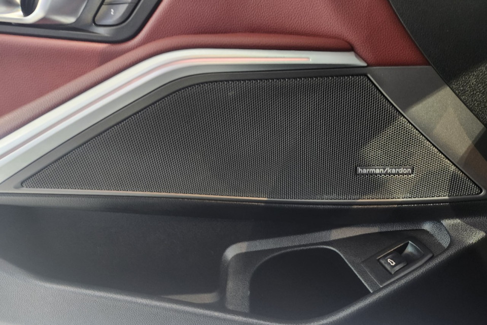 2024 BMW 3 Series - Image 21