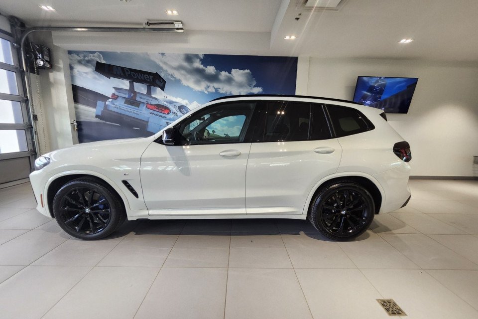 2023 BMW X3 - Image 2