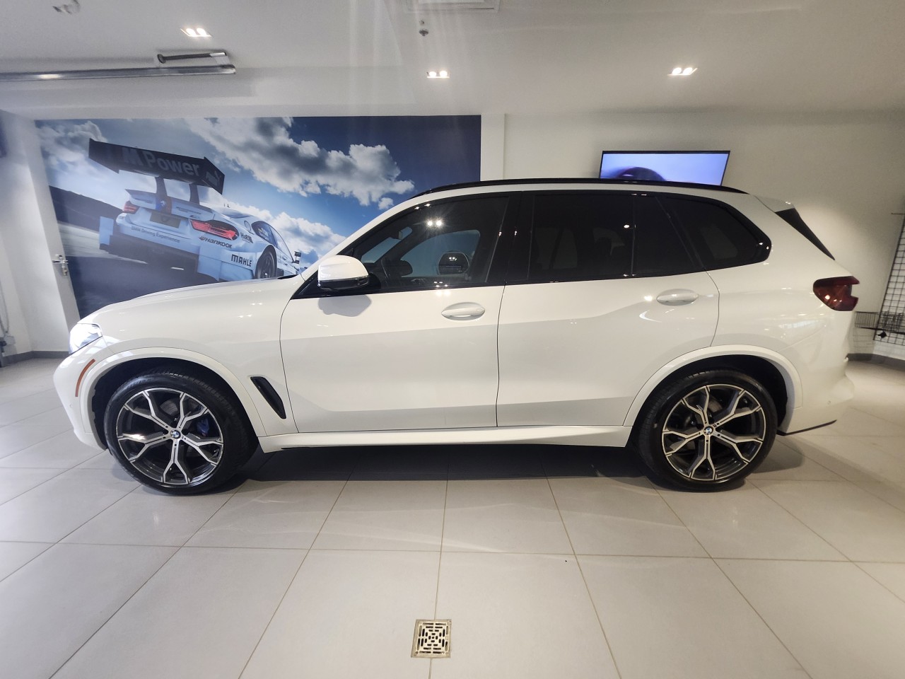 2022 BMW X5 - Image 2