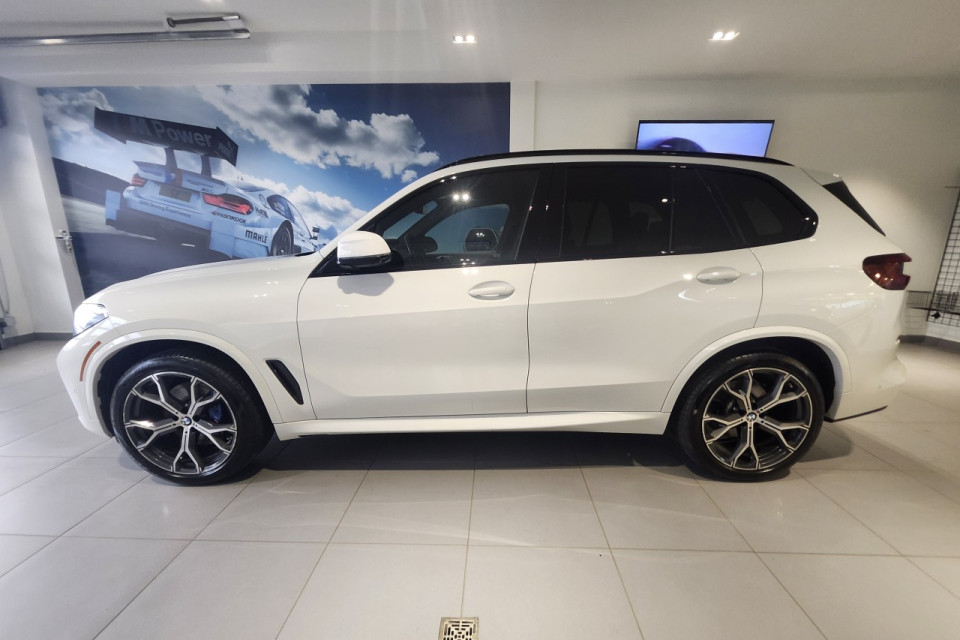2022 BMW X5 - Image 2