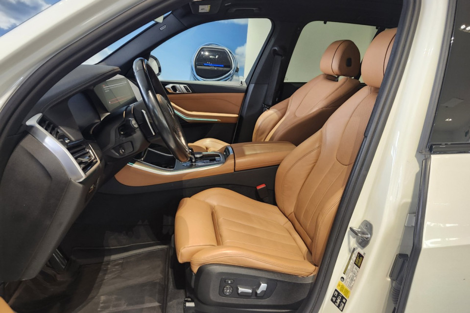 2022 BMW X5 - Image 10