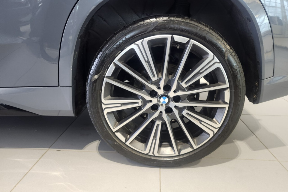 2023 BMW X1 - Image 2