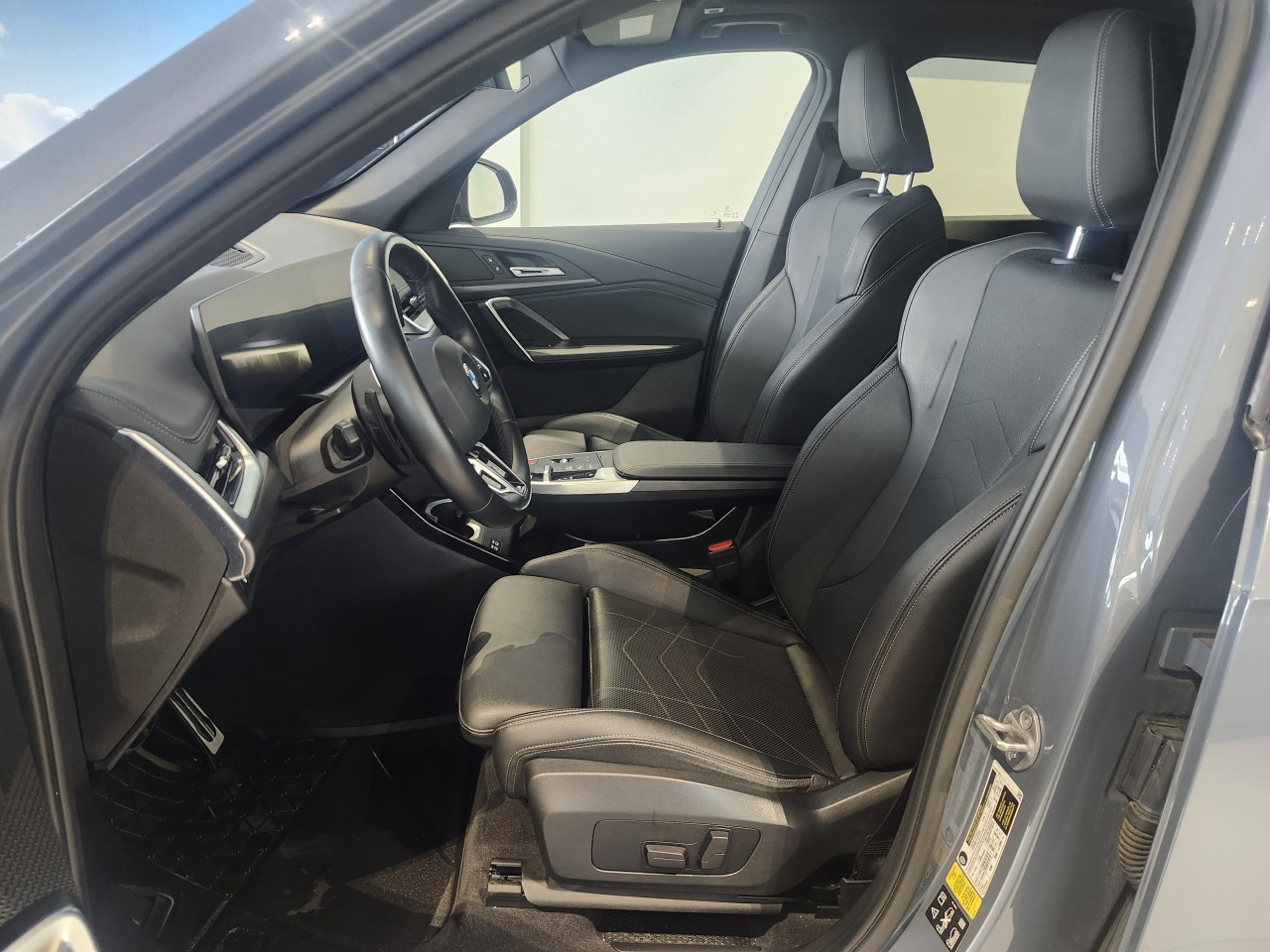 2023 BMW X1 - Image 12