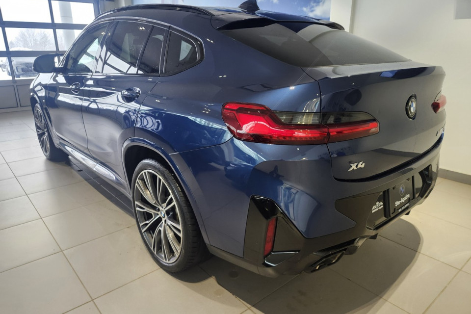 2023 BMW X4 - Image 3