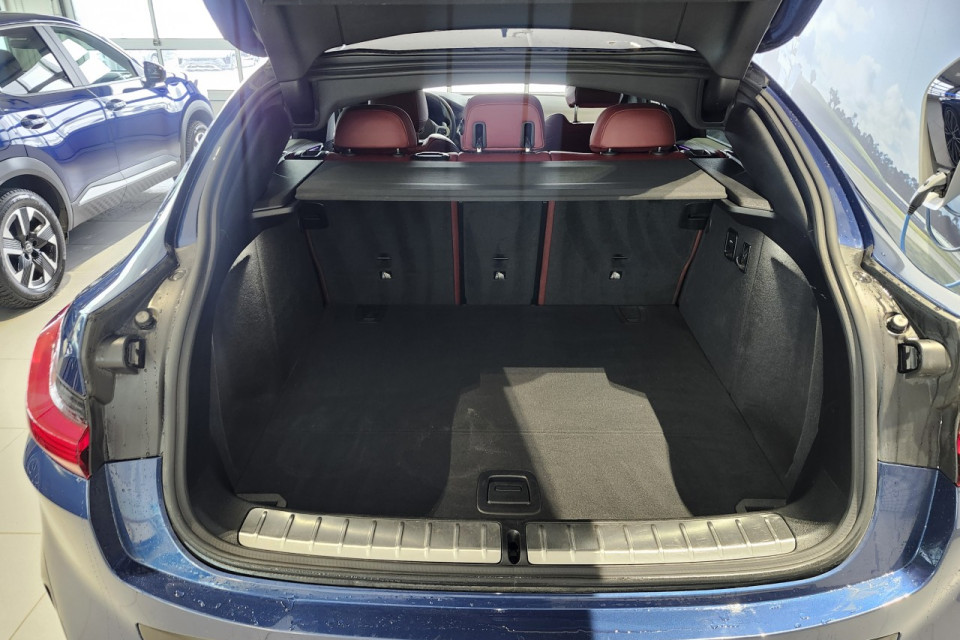 2023 BMW X4 - Image 6
