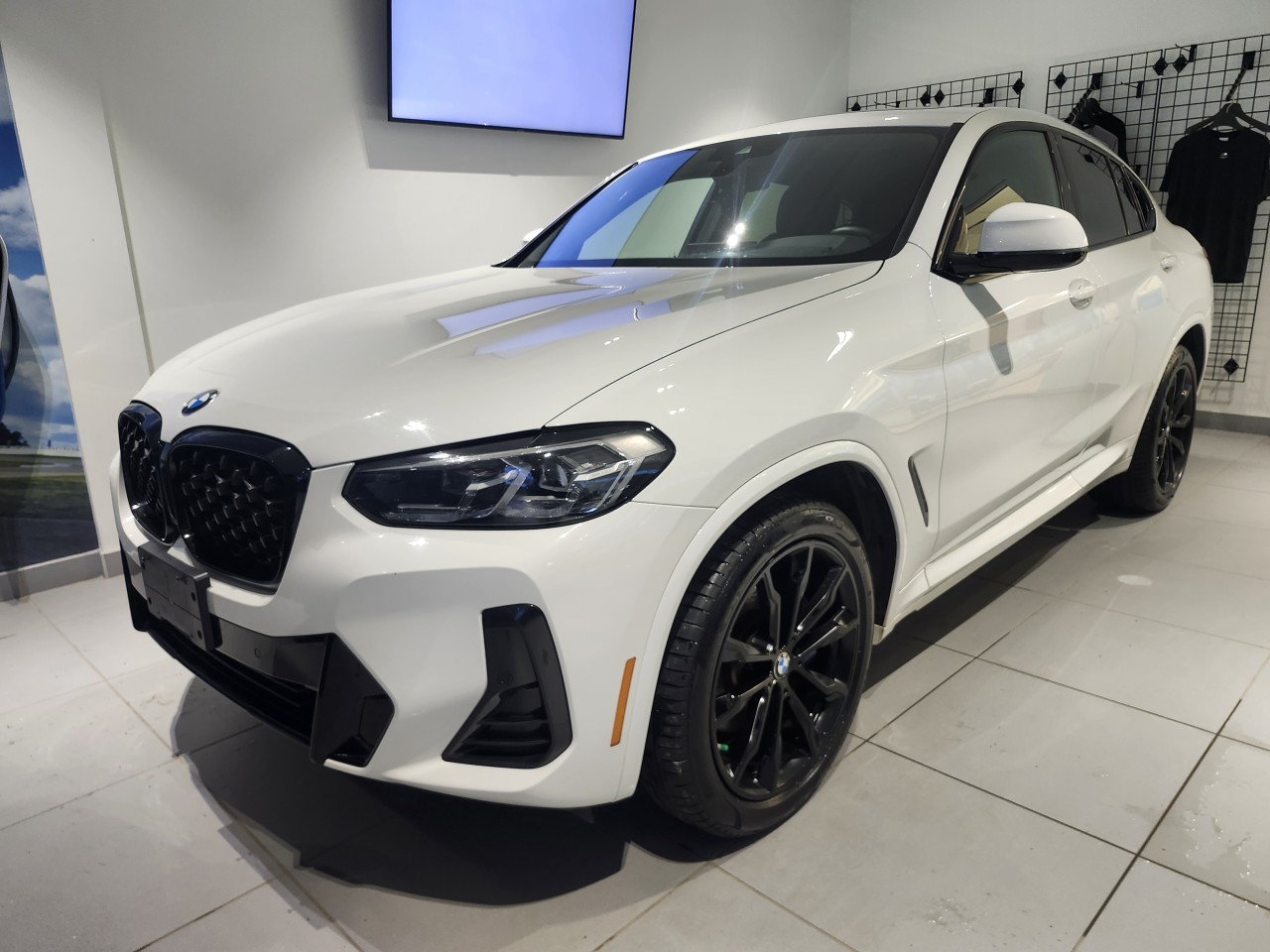 2023 BMW X4 - Image 1