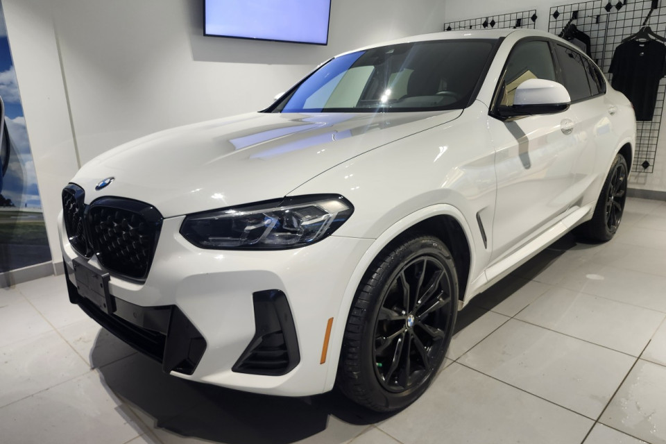 2023 BMW X4 - Image 1