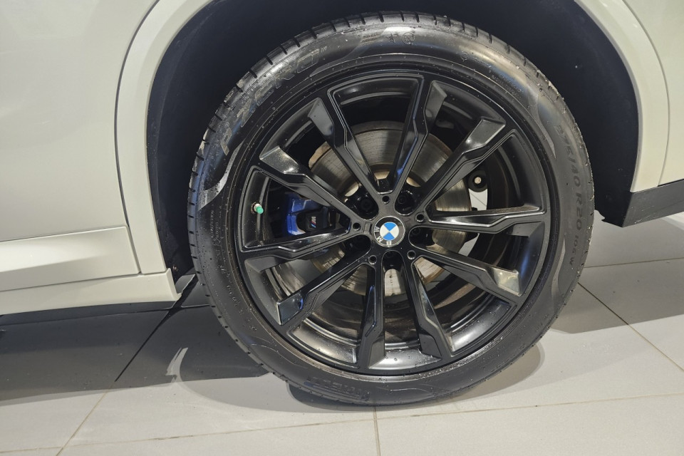 2023 BMW X4 - Image 4