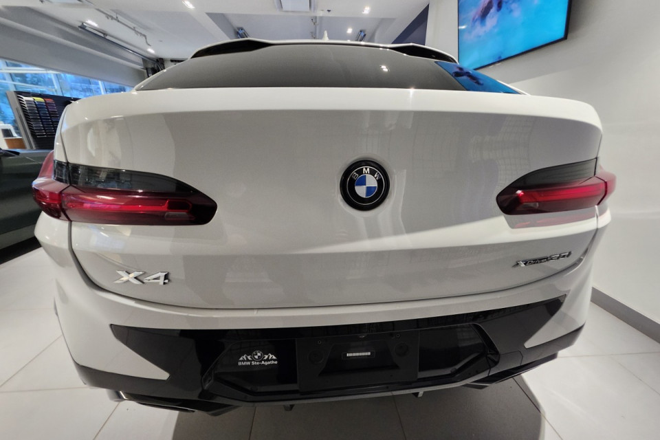 2023 BMW X4 - Image 6