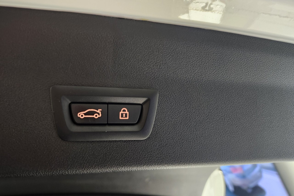 2023 BMW X4 - Image 7