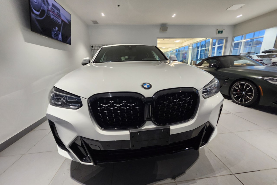 2023 BMW X4 - Image 10