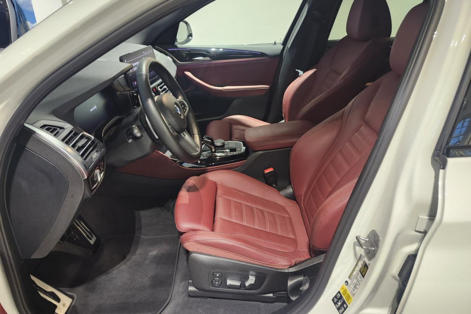 2023 BMW X4 - Image 12