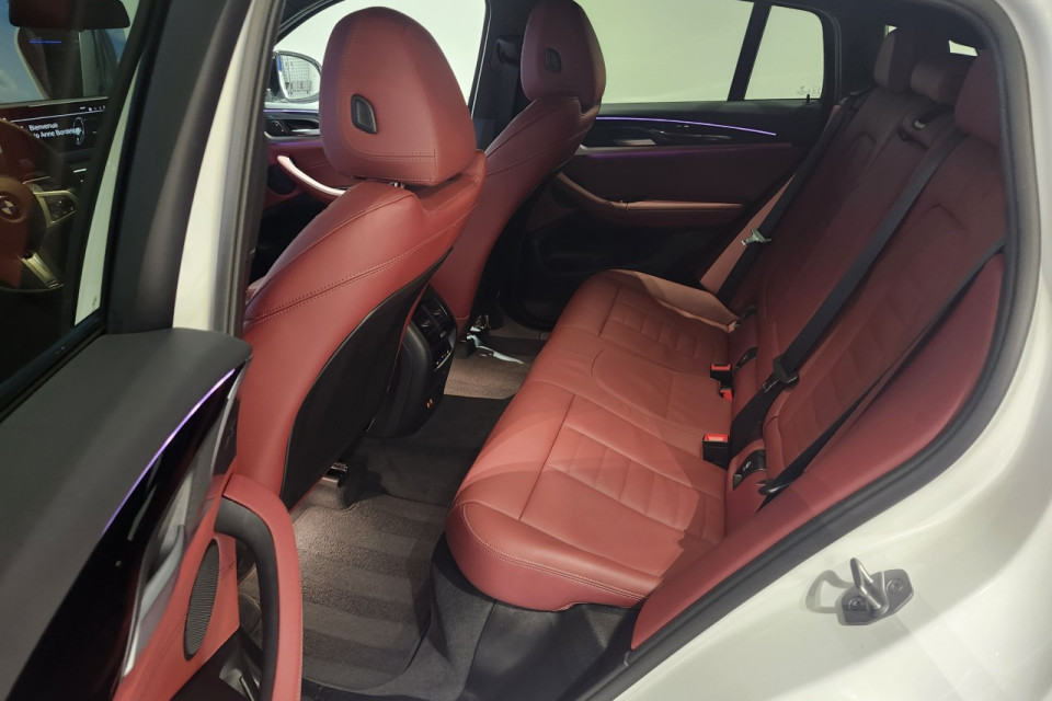 2023 BMW X4 - Image 13