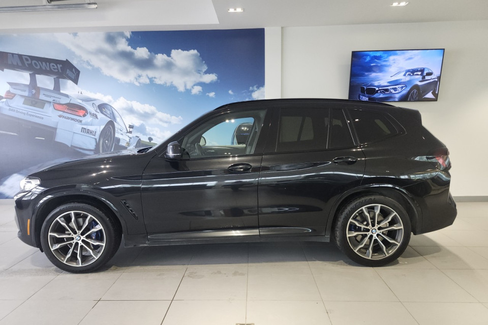 2022 BMW X3 - Image 2