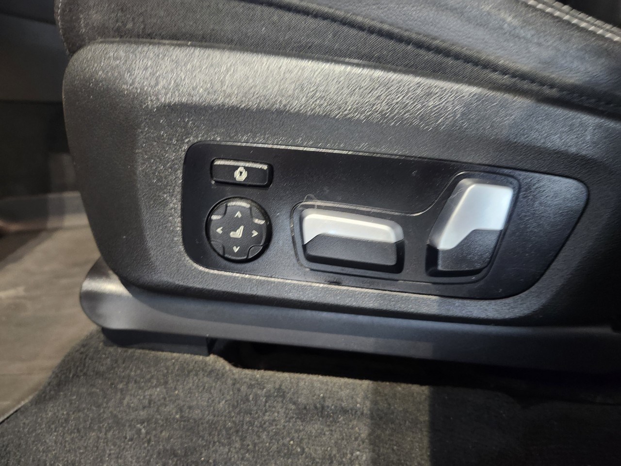 2022 BMW X3 - Image 13