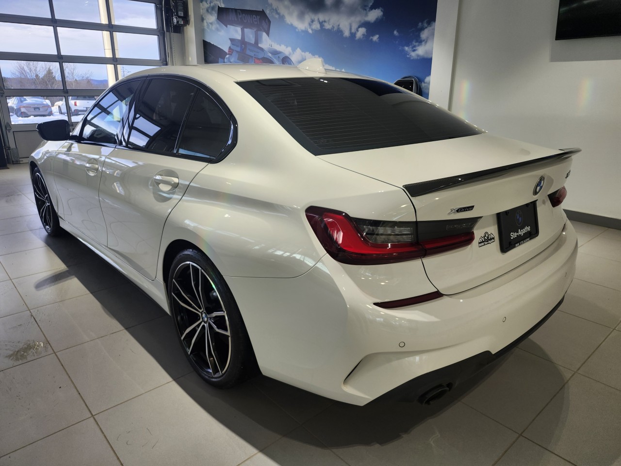 2022 BMW 3 series - Image 4