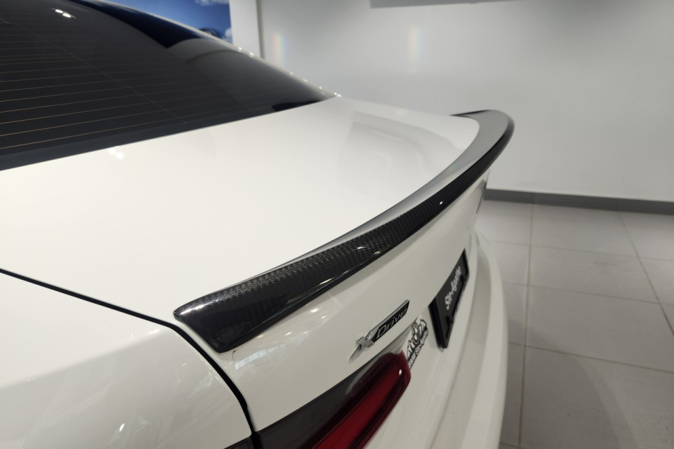 2022 BMW 3 series - Image 6