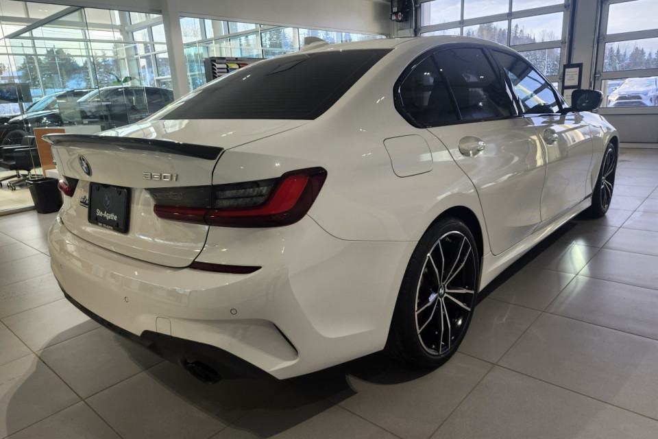 2022 BMW 3 series - Image 8