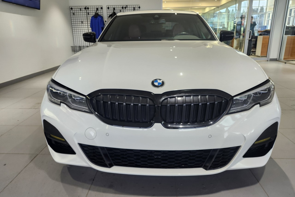 2022 BMW 3 series - Image 10