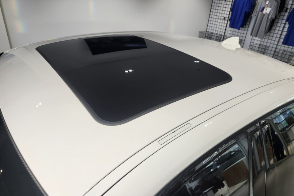 2022 BMW 3 series - Image 11