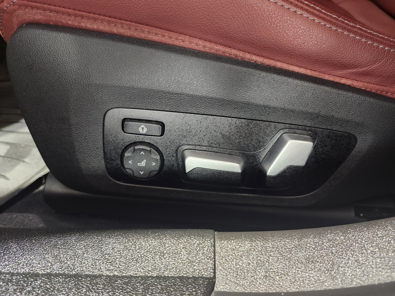 2022 BMW 3 series - Image 13