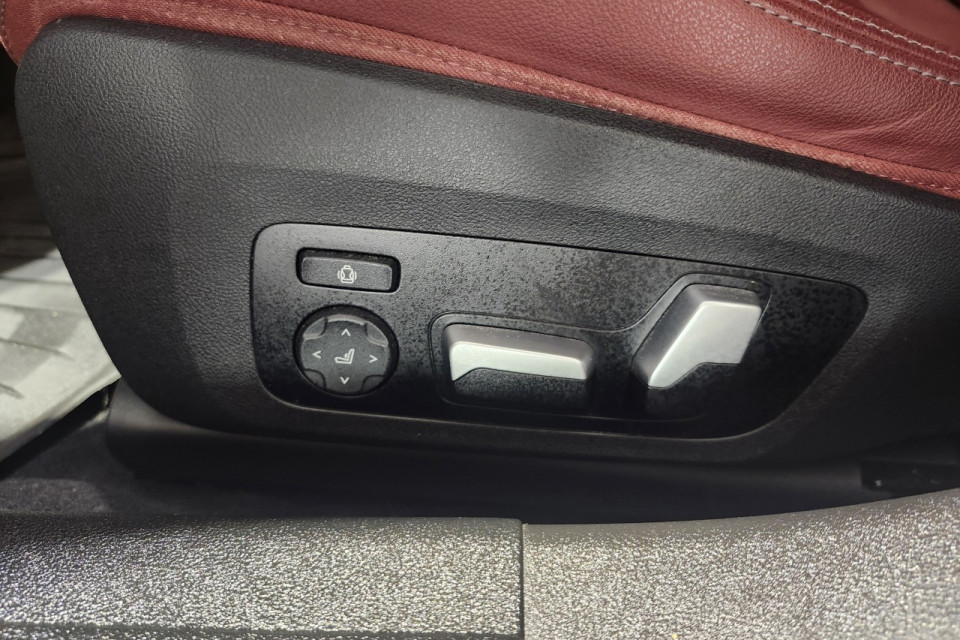 2022 BMW 3 series - Image 13