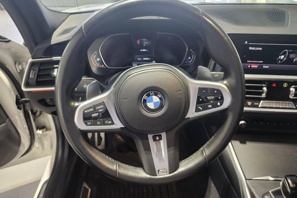 2022 BMW 3 series - Image 15