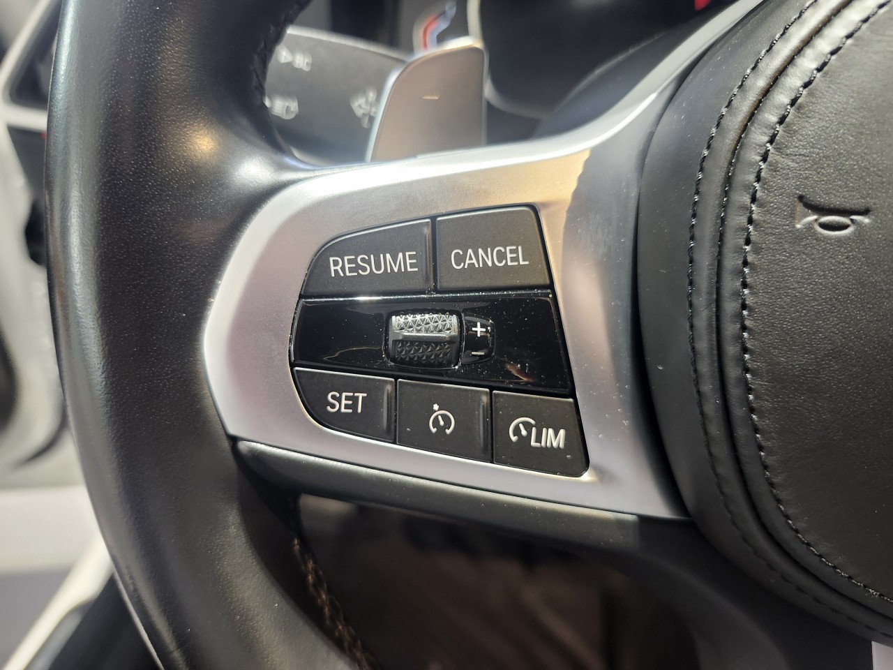 2022 BMW 3 series - Image 16