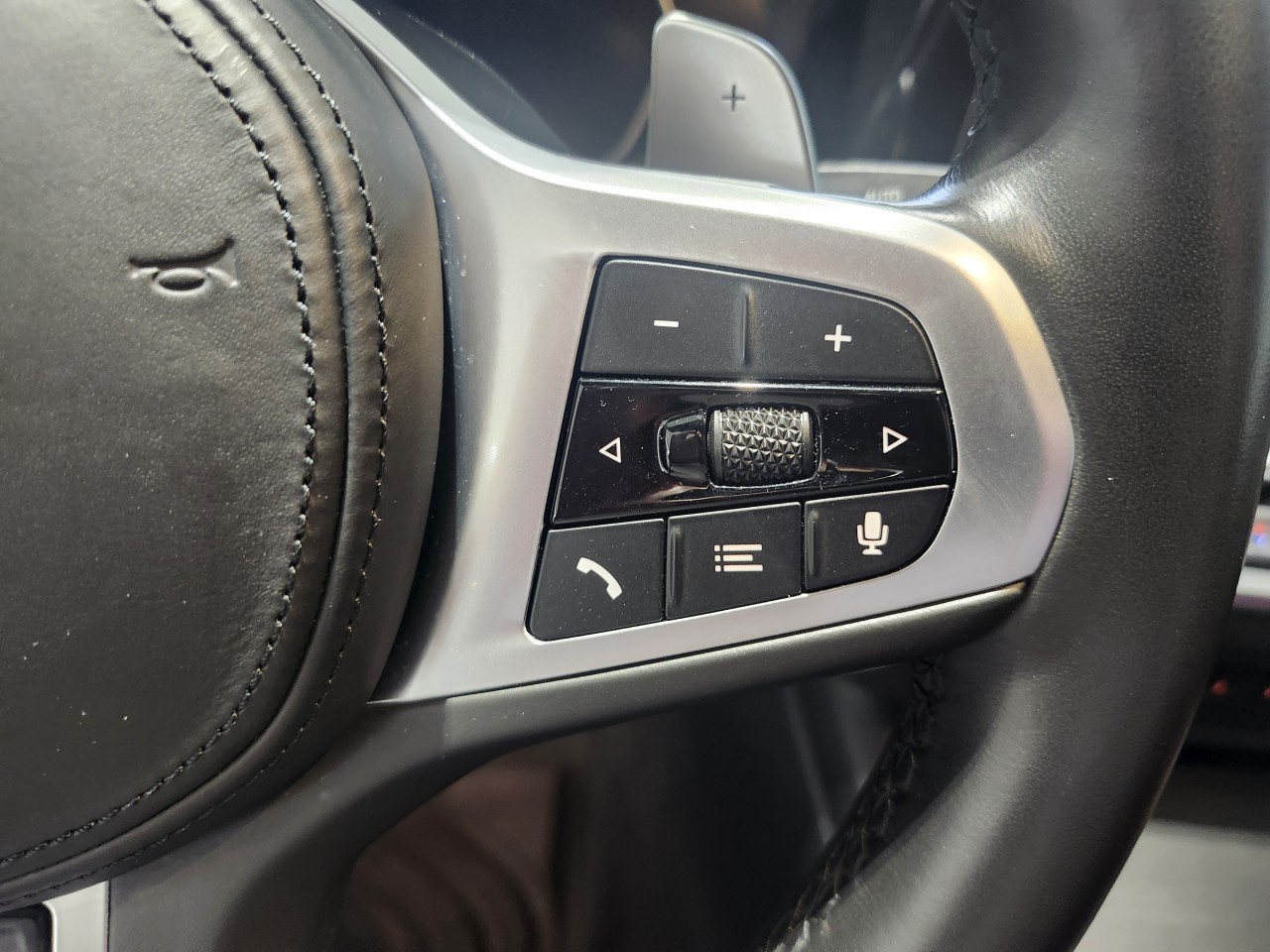 2022 BMW 3 series - Image 17