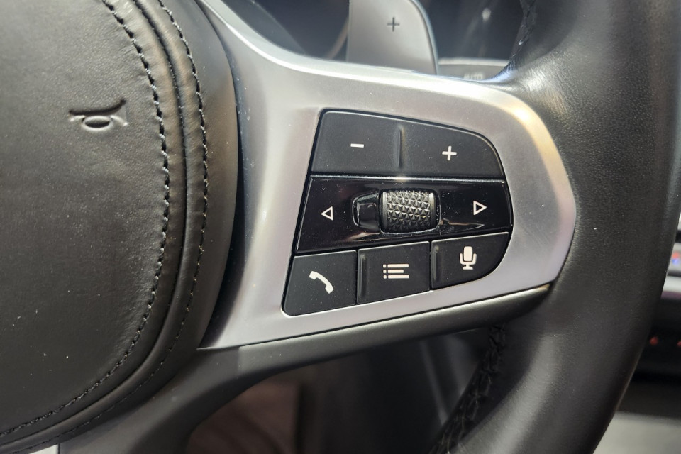 2022 BMW 3 series - Image 17