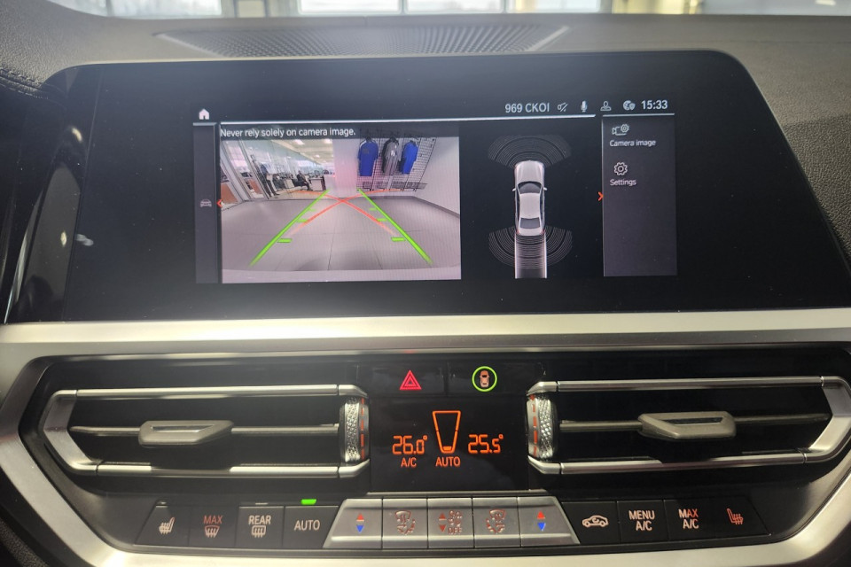 2022 BMW 3 series - Image 20