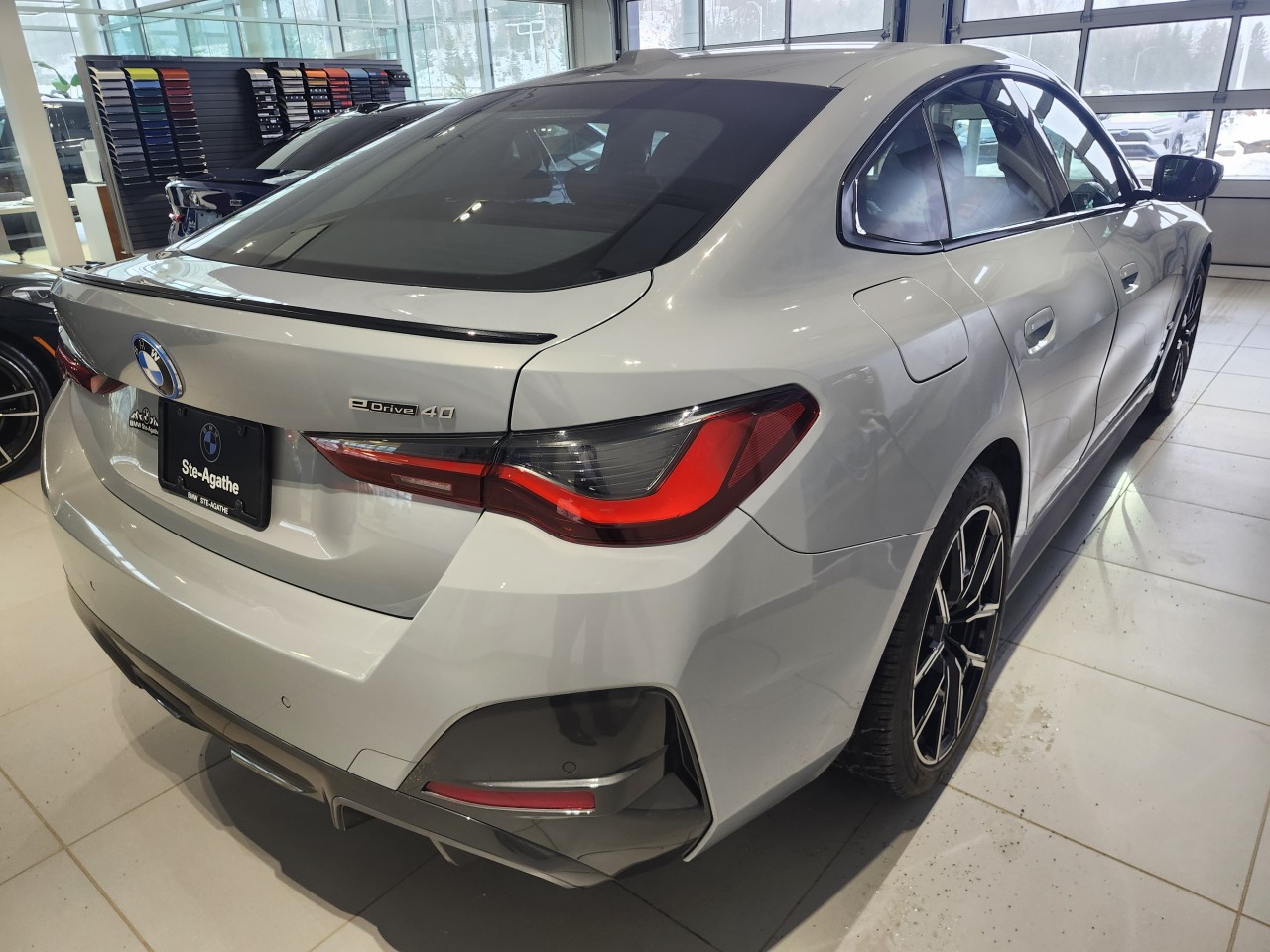 2024 BMW i4 - Image 7