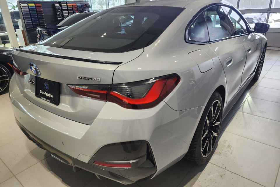 2024 BMW i4 - Image 7