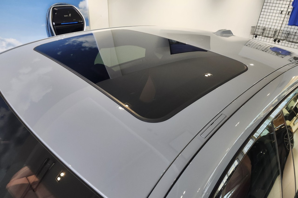 2024 BMW i4 - Image 11