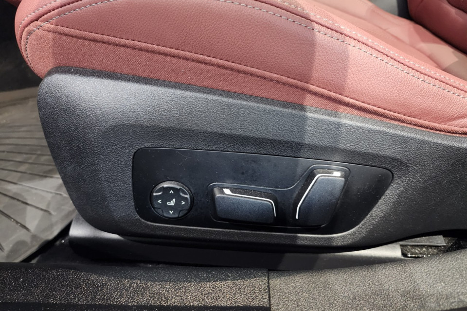 2024 BMW i4 - Image 14