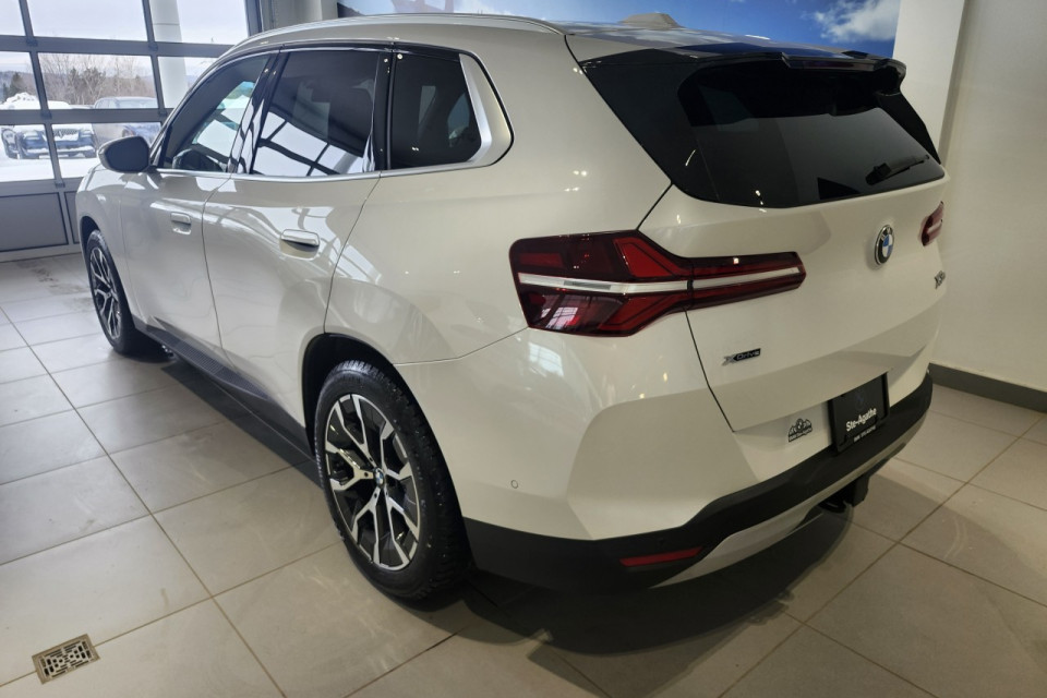 2025 BMW X3 - Image 4
