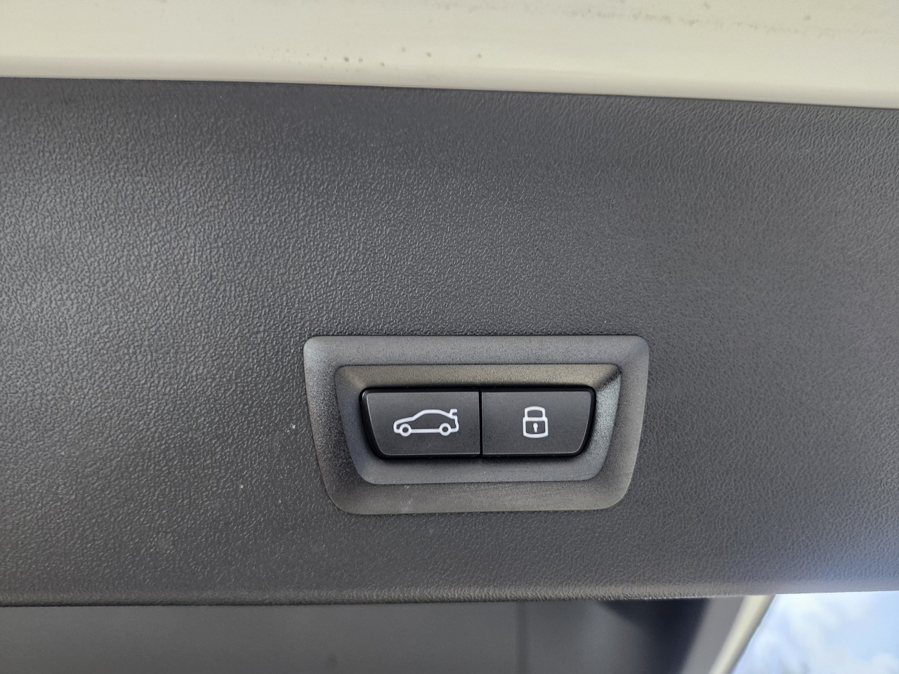 2025 BMW X3 - Image 6