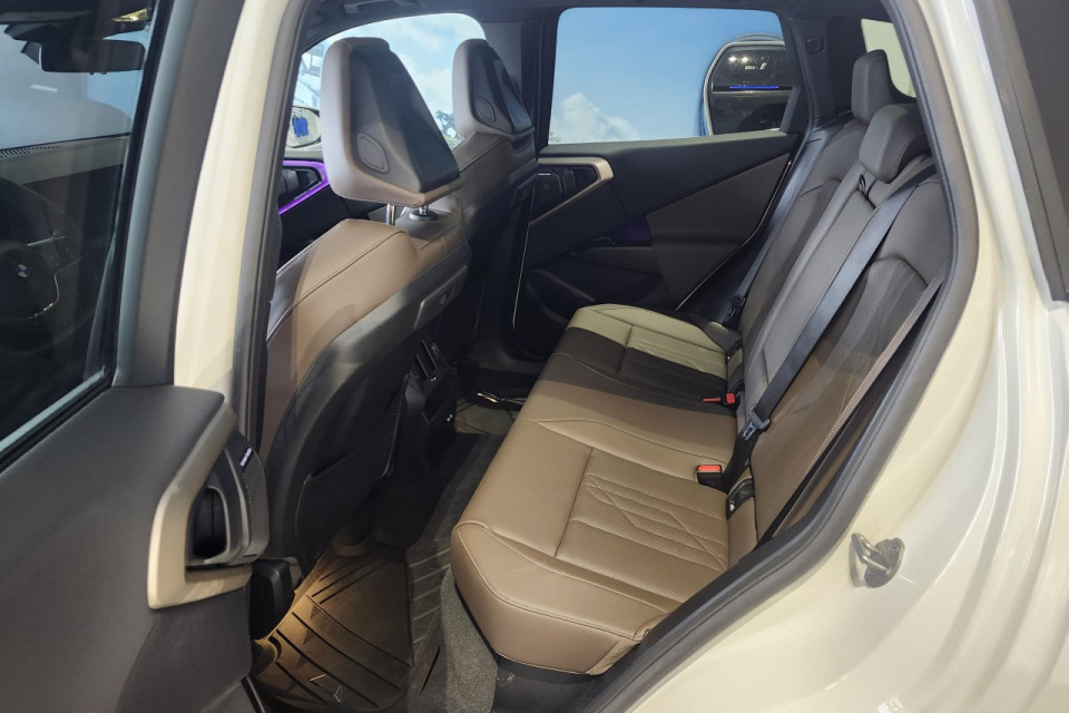 2025 BMW X3 - Image 14