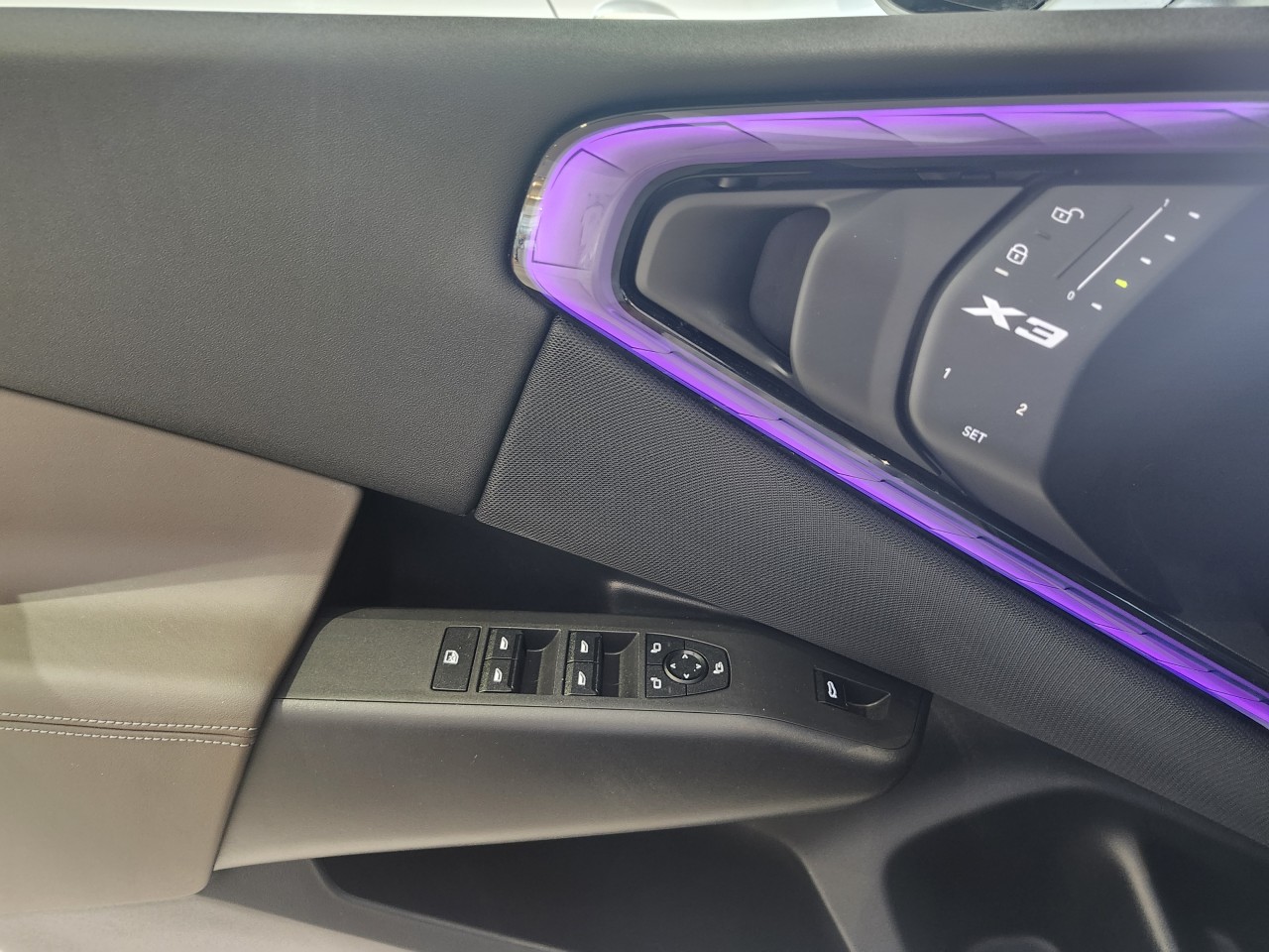 2025 BMW X3 - Image 23