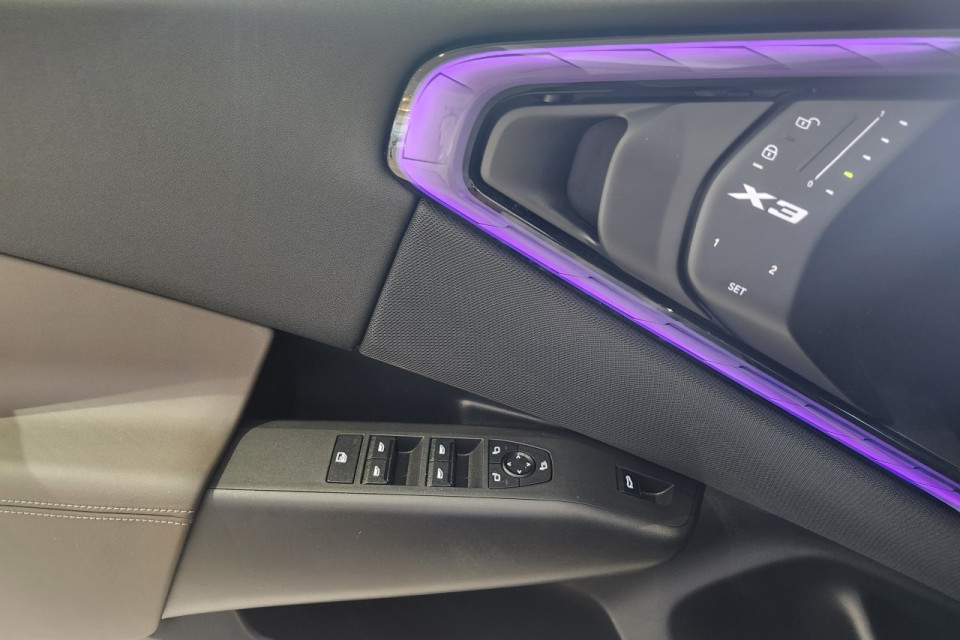 2025 BMW X3 - Image 23